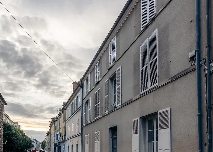 Le Clocher Du Chateau